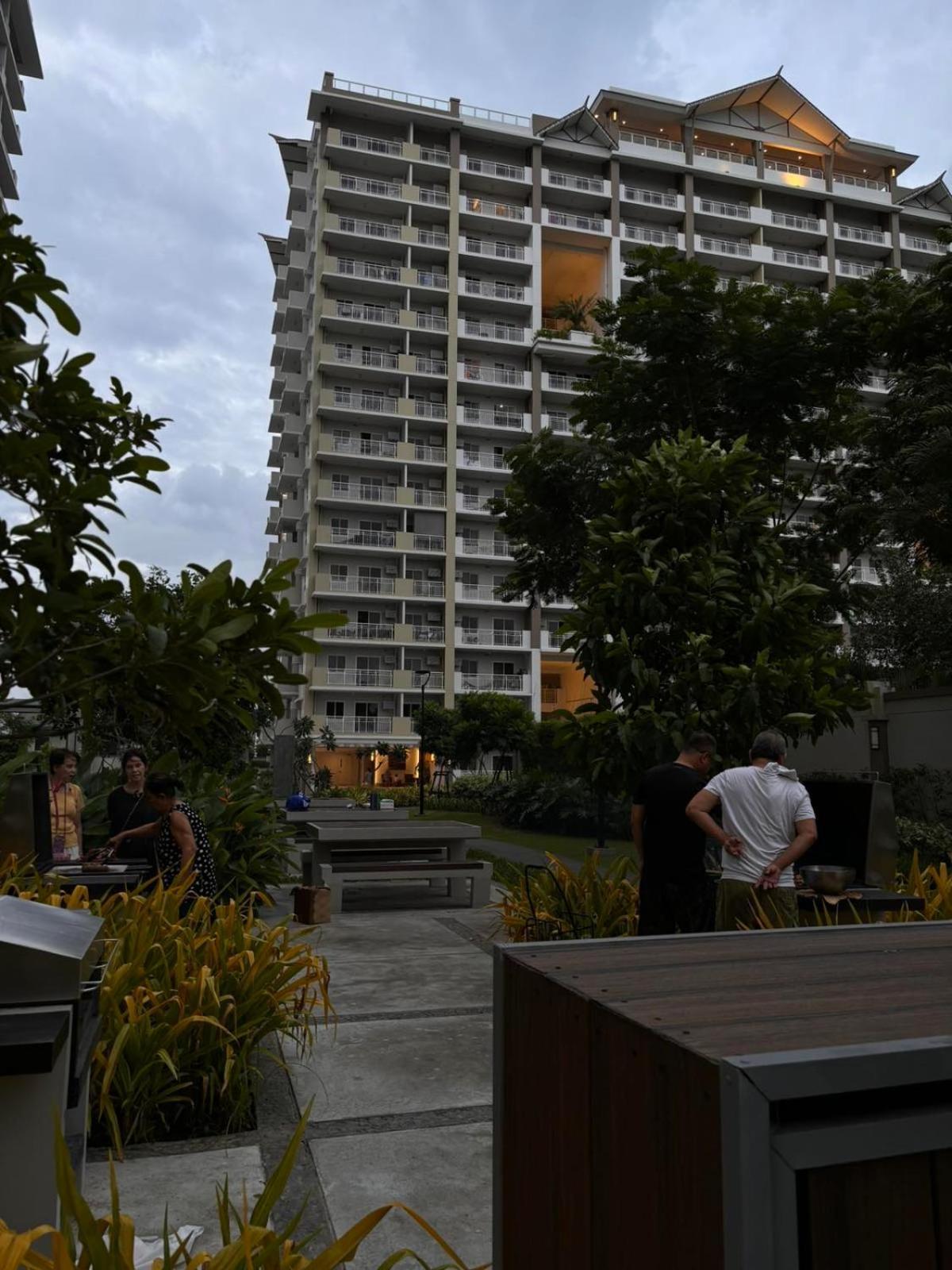 2 Bedroom Condo Unit Near Sm Bf & Naia At The Atherton By Dmci With 2 Balcony Paranaque City Exteriér fotografie