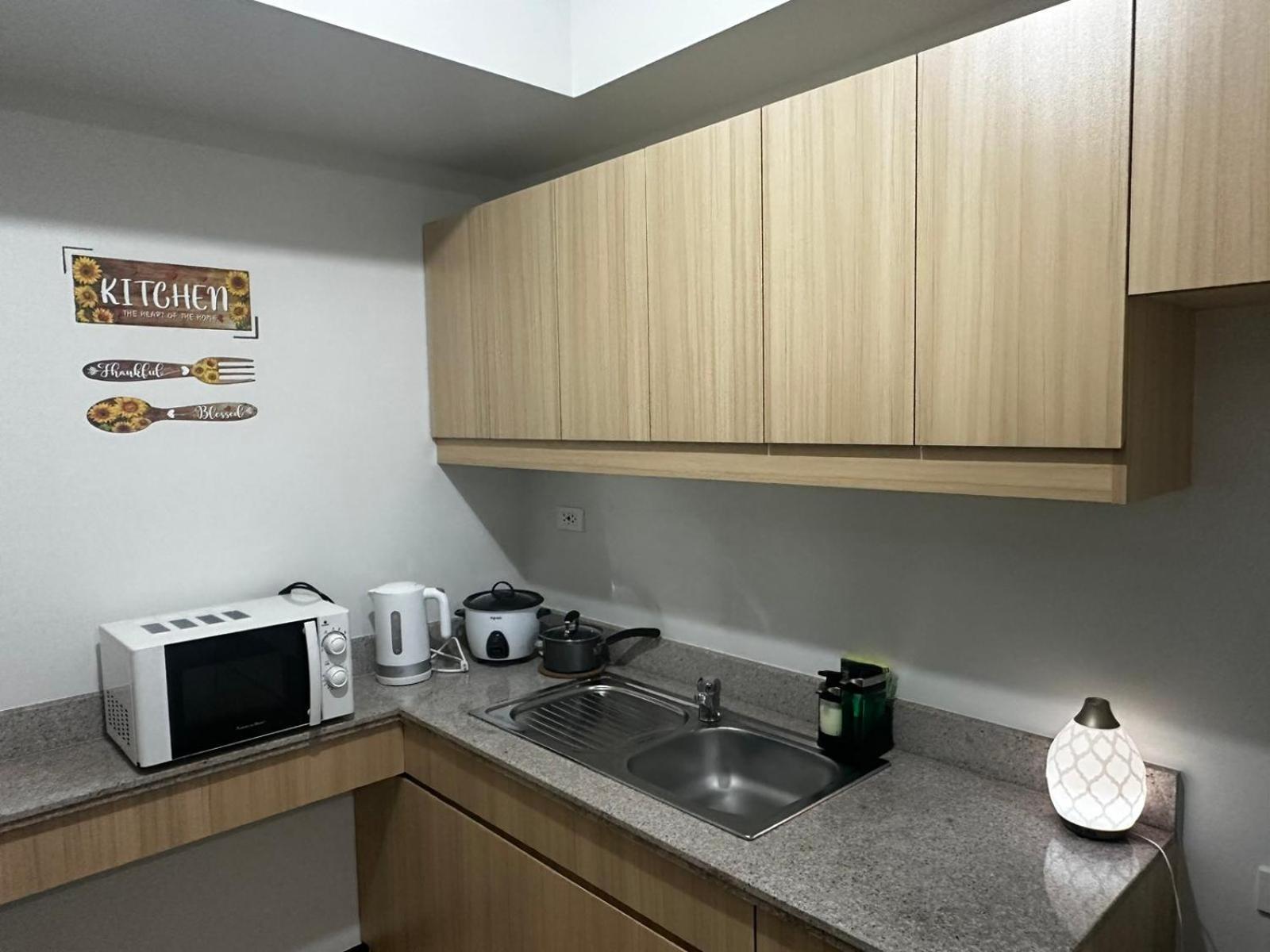 2 Bedroom Condo Unit Near Sm Bf & Naia At The Atherton By Dmci With 2 Balcony Paranaque City Exteriér fotografie